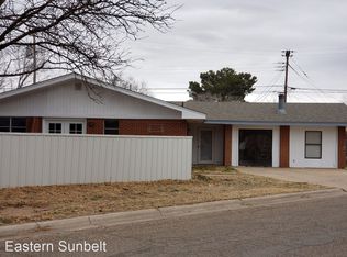 620 W University Dr, Portales, NM 88130