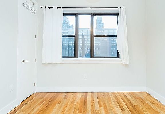 5th image of 164 Throop Ave #4E