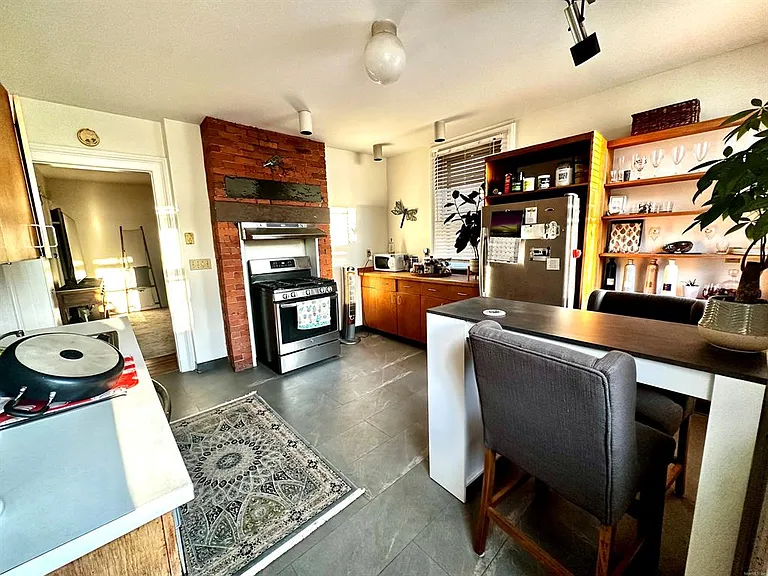 95 Olive St #2 — Photo 7