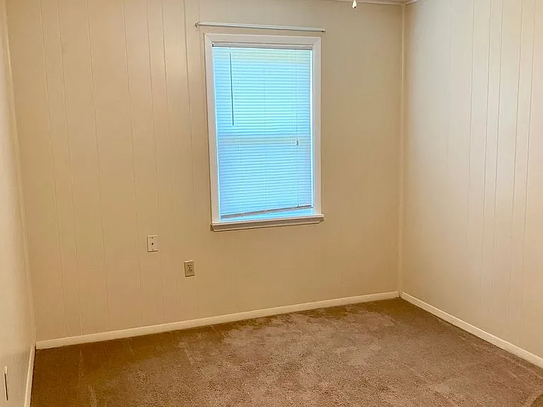 1315 Whitfield Park Dr — Photo 9