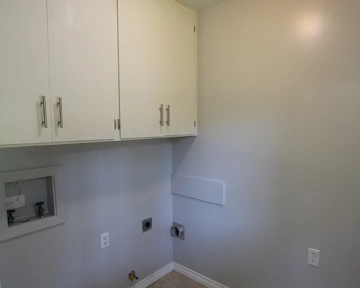 2930 Williamsburg Dr — Photo 11