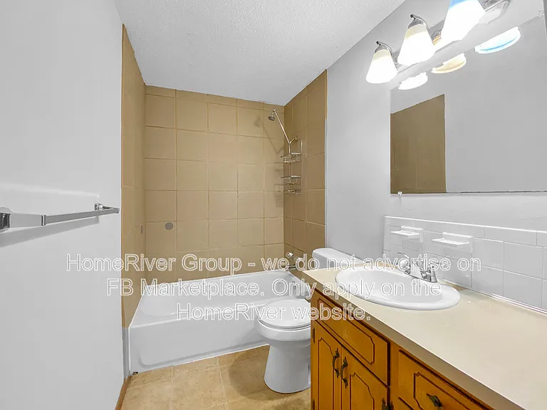 3734 NE 42nd Ter — Photo 14