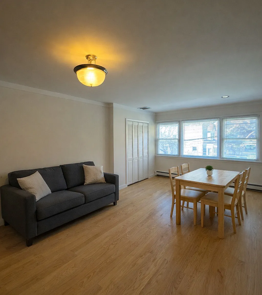 3 bed, 1300 sqft, $1,600 — Photo 1