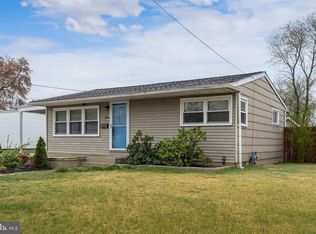 38 Merion Ln, Maple Shade, NJ 08052