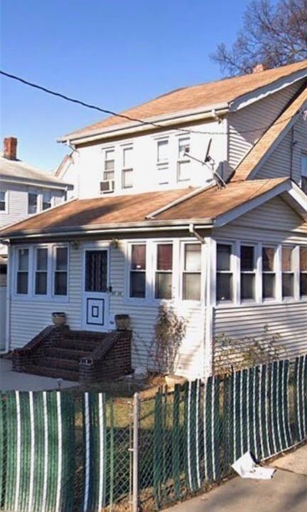 1st image of 19555 Woodhull Ave