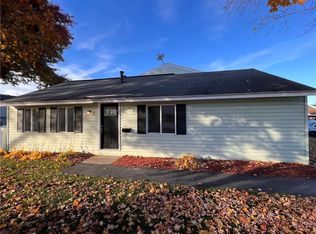 101 Windsorshire Dr, Rochester, NY 14624
