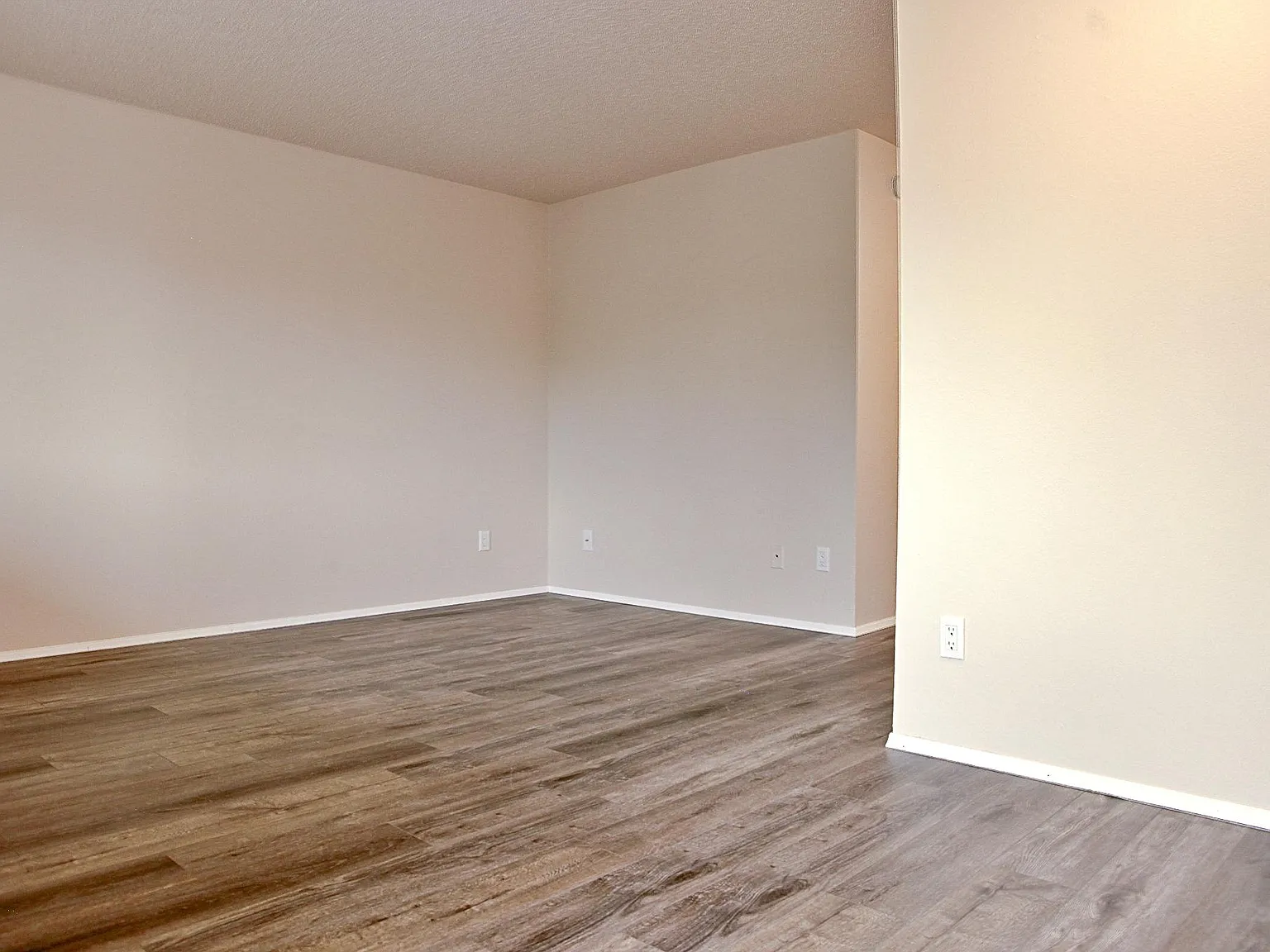 3829 Colby Ave — Photo 2