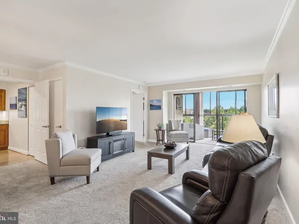15107 Interlachen Dr #2-1008, Silver Spring, MD 20906