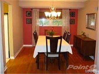3rd image of 300 Pentonville Dr