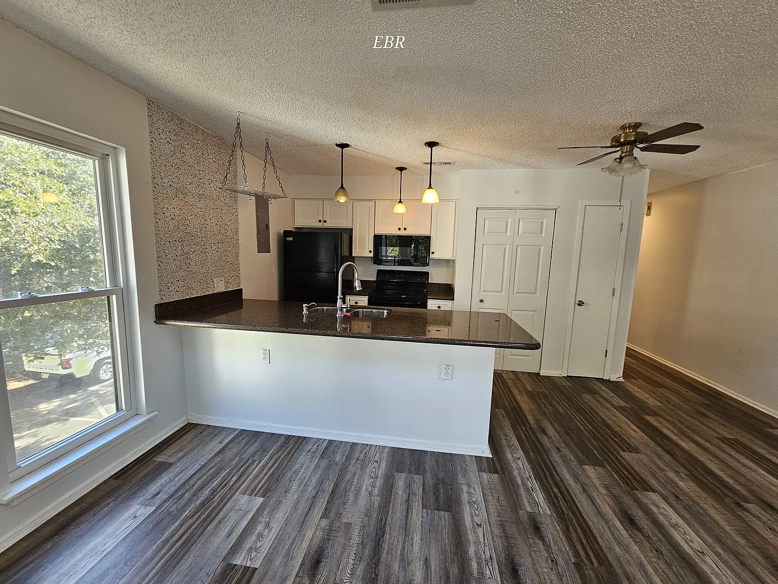 2 bed, 986 sqft, $1,595 — Photo 1