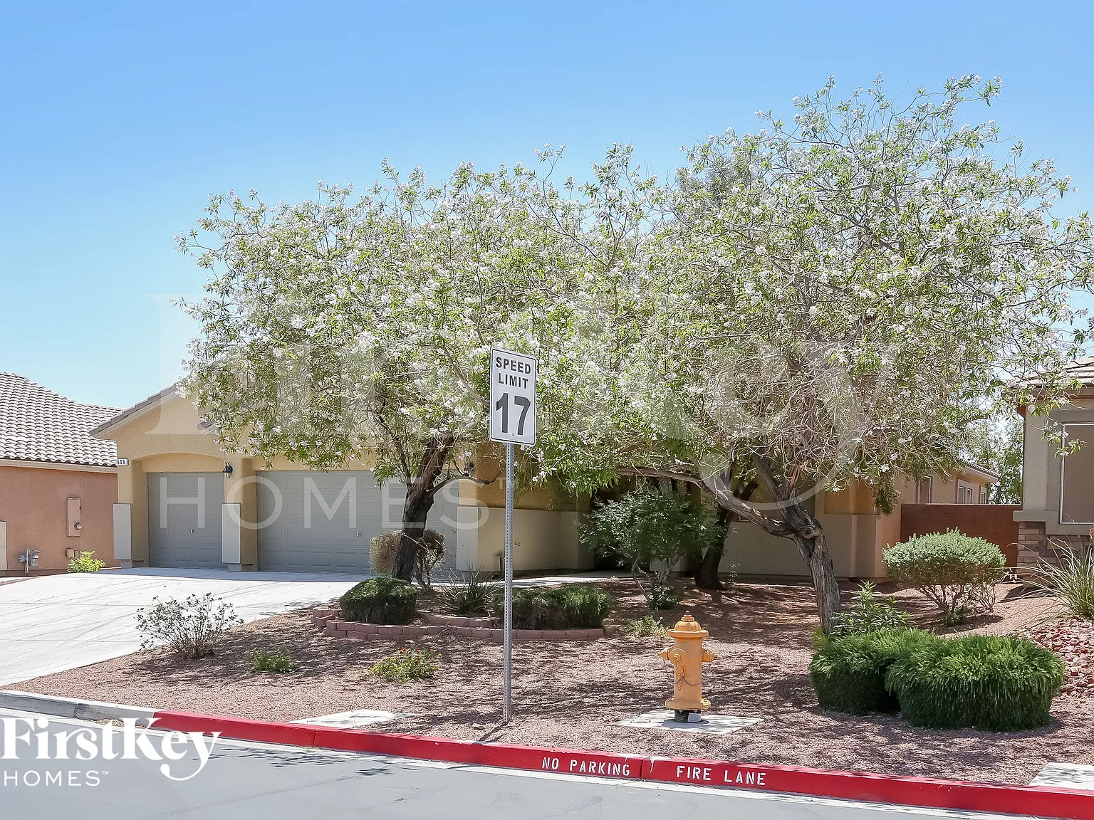 3 bed, 2.0 bath, 1765 sqft, $2,130 — Photo 2