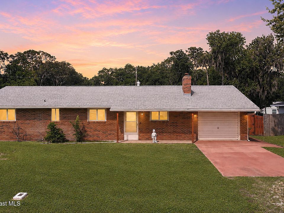 1st image of 2620 Woodland Dr