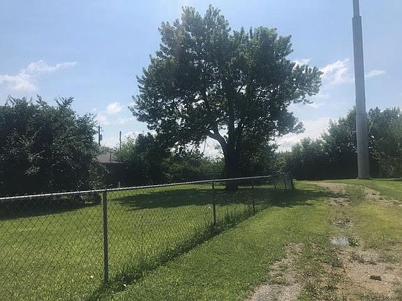 5th image of 1011 Brandy Ln