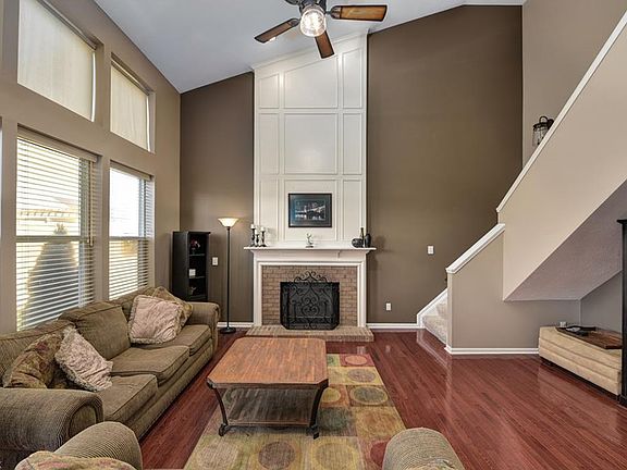 3rd image of 824 Nola Dr