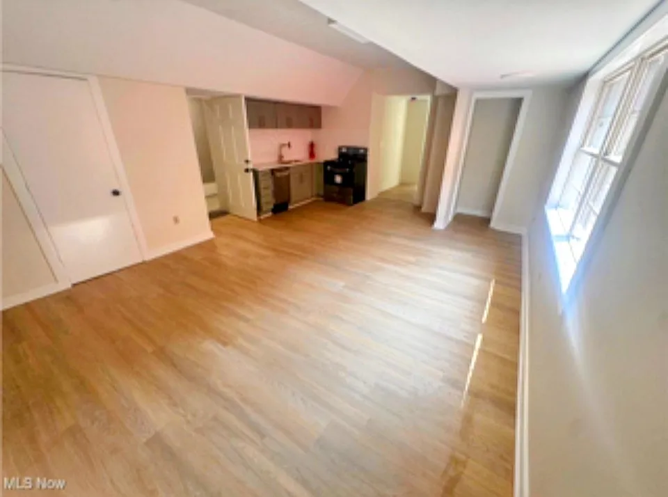 2 bed, $1,240 — Photo 2