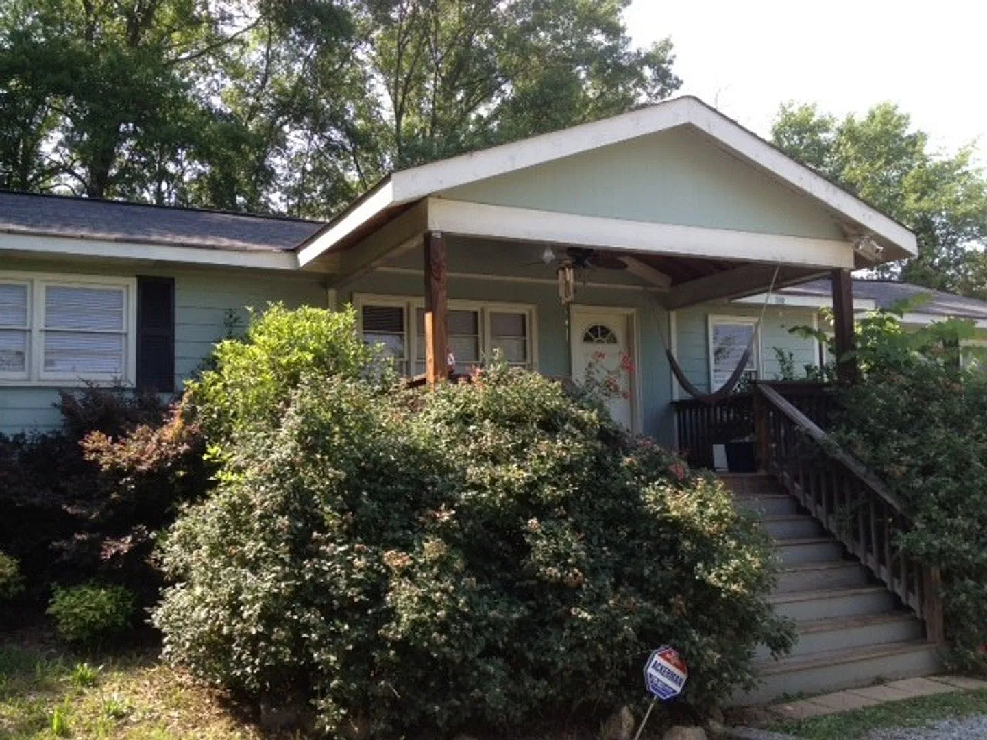 Cozy 4- bedroom house right by the loop! — Photo 3
