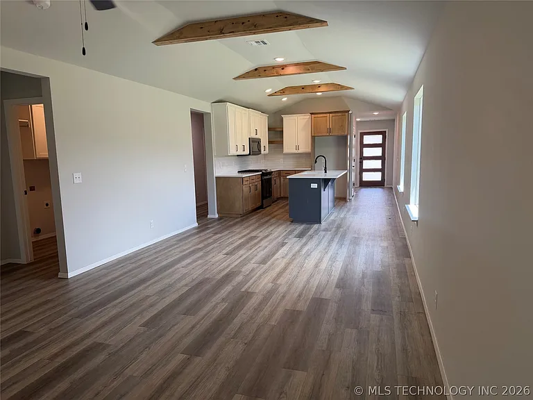 1640 E 140th Pl — Photo 4
