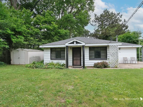 143 Eagle Point Rd, Fox Lake, IL 60020