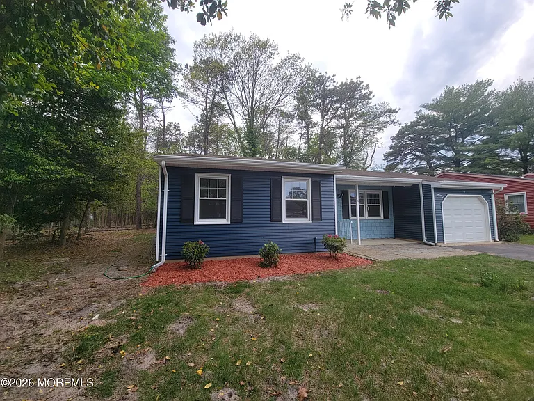 16 Chelsea Dr — Photo 3