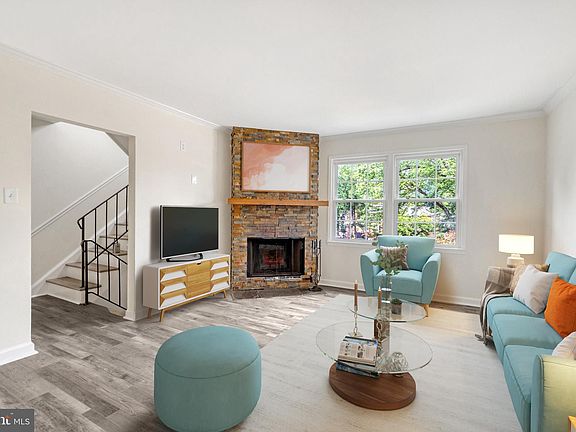 4th image of 3281 Victor Cir