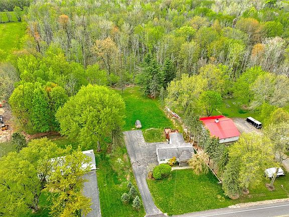 5th image of 924 Ridge Rd