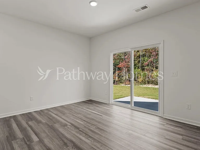 12720 Haymarket Rd — Photo 10