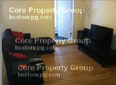 2nd image of 225 Hanover St #10