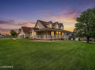 4924 Woods Xing, Jefferson City, MO 65109