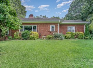 720 Silverleaf Rd, Charlotte, NC 28217