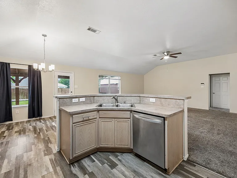 209 Meadow View Ln — Photo 1