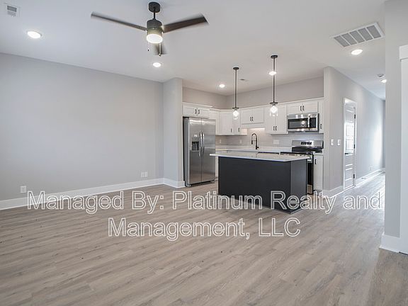 4th image of 405 Jonathan Wade Cir