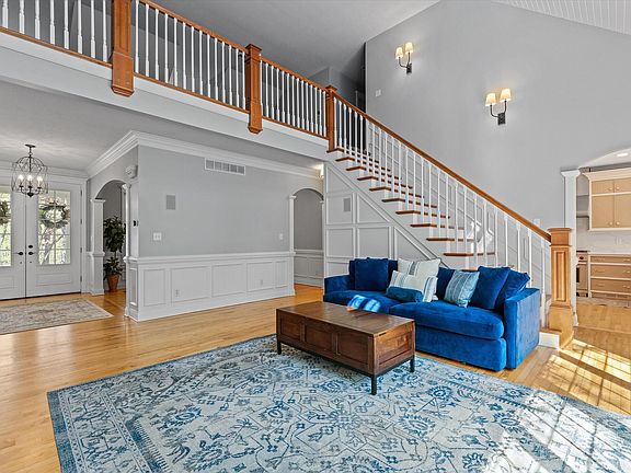 3rd image of 1720 Stonecreek Dr