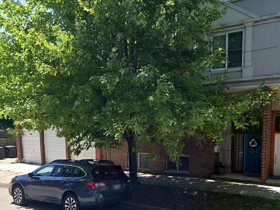 1st image of 2050 N Wolcott Ave #1