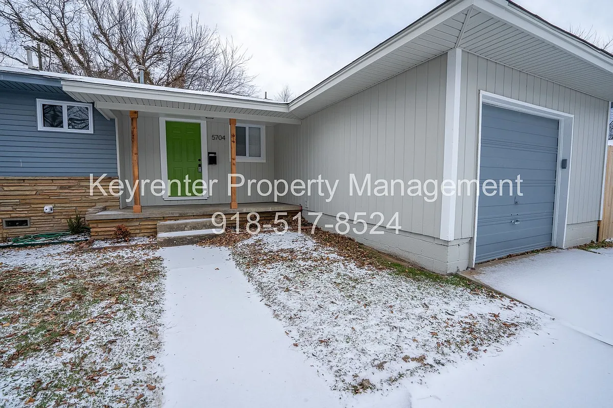 Building Photo - 5704 E 30th Pl
