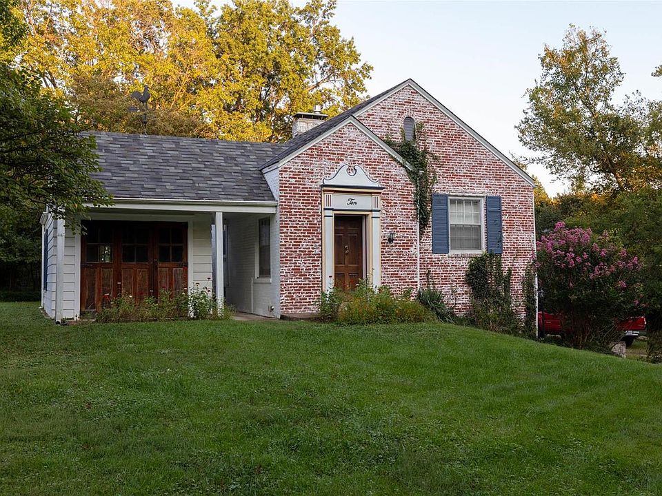 1st image of 10 Orchard Ln