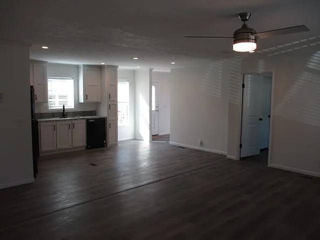 3 bed, 2.0 bath, 1251 sqft, $1,850 — Photo 3