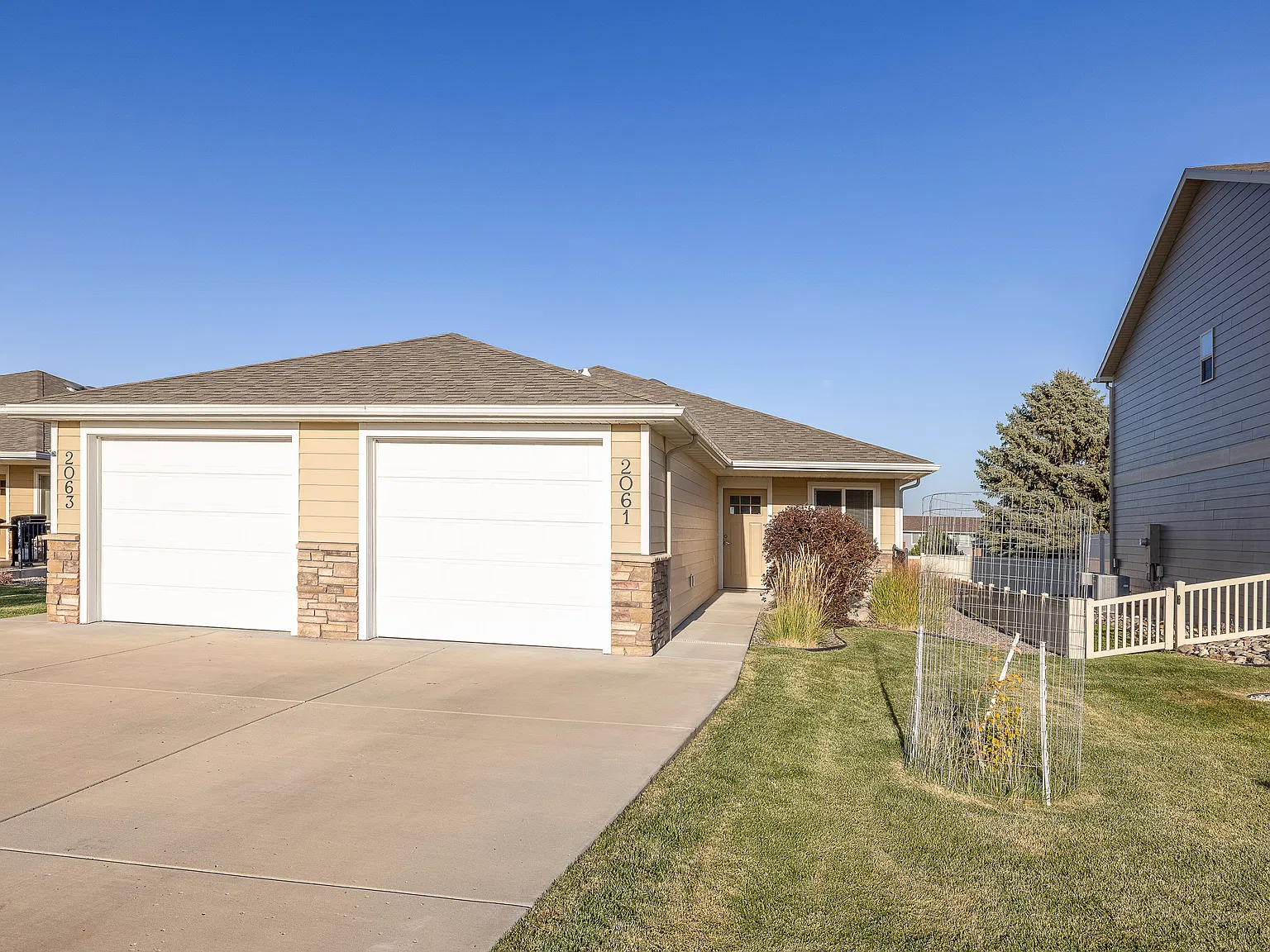 3 bed, 1053 sqft, $1,650 — Photo 1