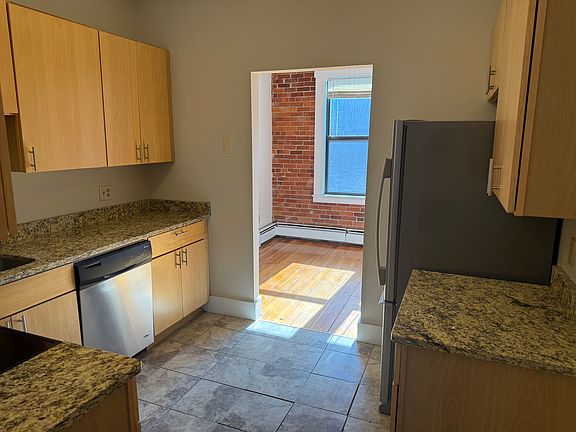 2nd image of 105 Main St #304