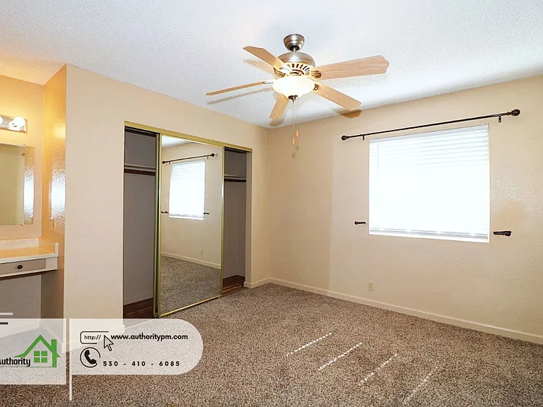 1553 Bramble Pl #3 — Photo 8
