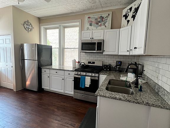 4th image of 1637 W North Ave APT 2