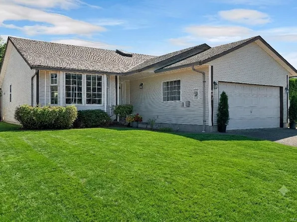691 Beaver Lodge Rd, Campbell River, BC V9H 1R2