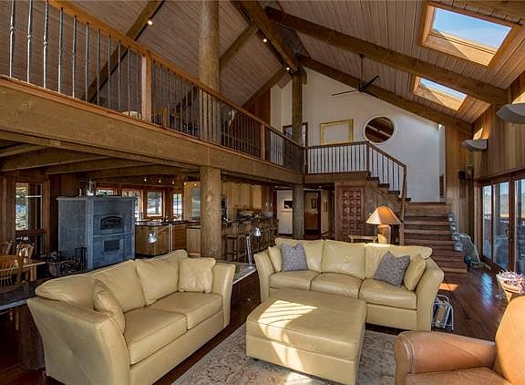 4th image of 384 Saint Andrews Dr