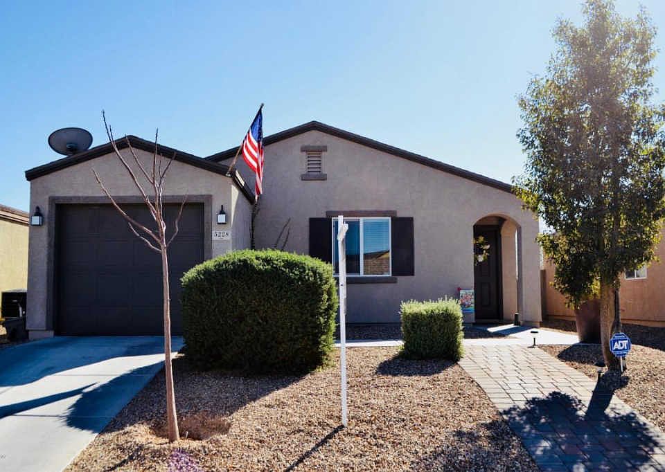 1st image of 5228 E Desert Straw Ln