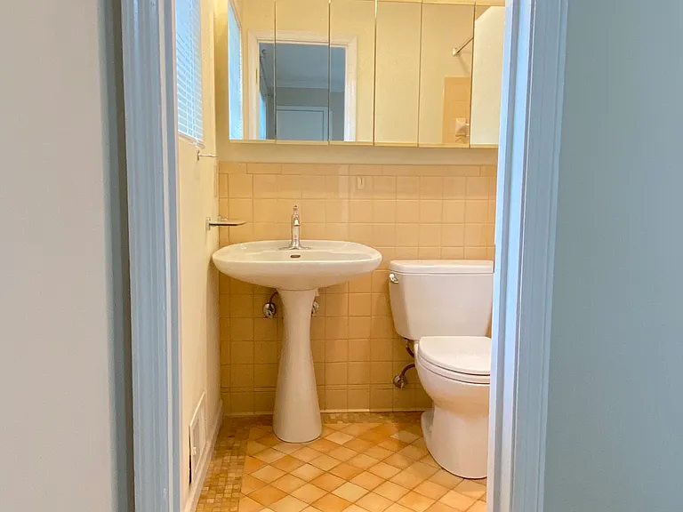 118 Greenwood Pl #D — Photo 16