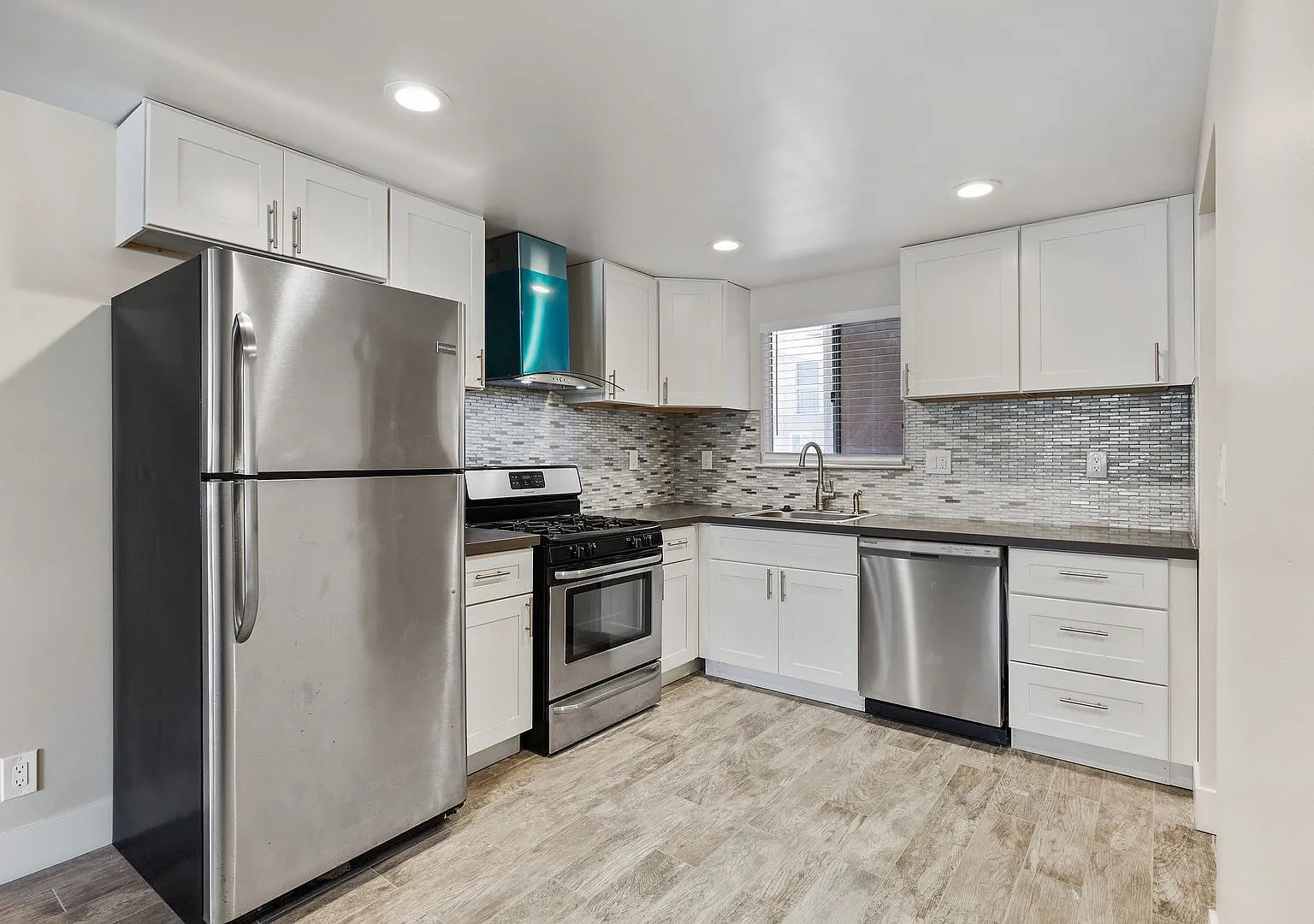 Pinebrook Apartments — Photo 1