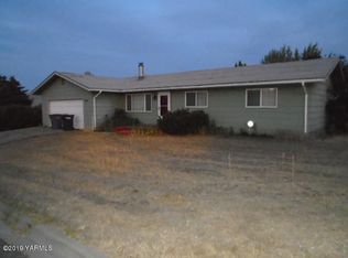 206 Palmer Dr, Selah, WA