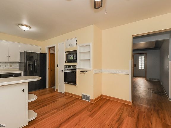 5th image of 24440 Effingham Blvd