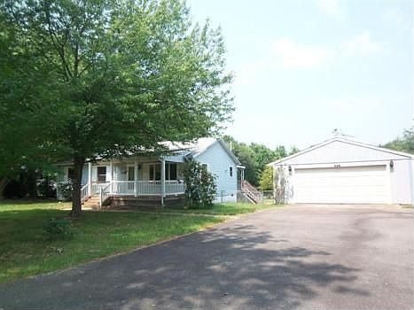 1st image of 129 Lakeview Dr