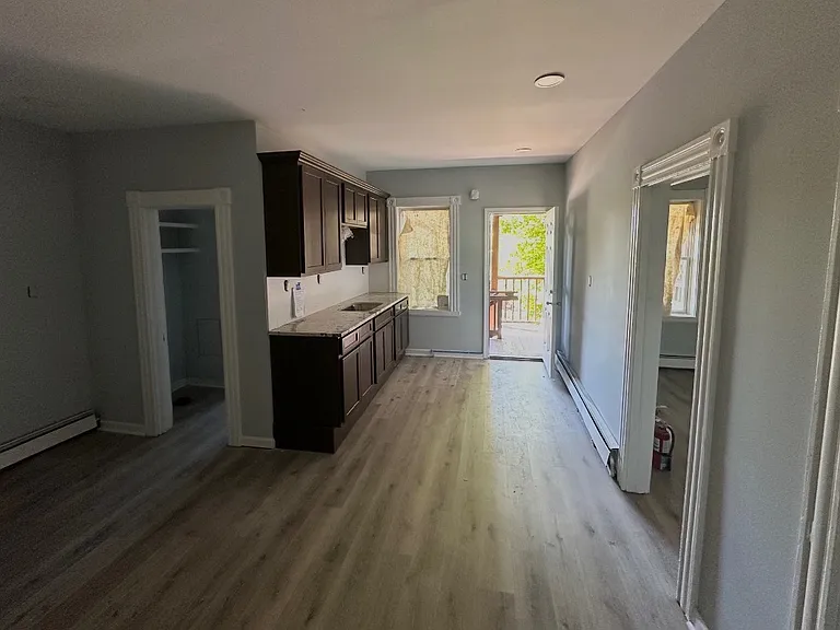 605 E Main St #3W — Photo 3