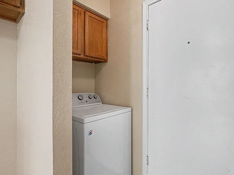 2608 Green Ridge St — Photo 23
